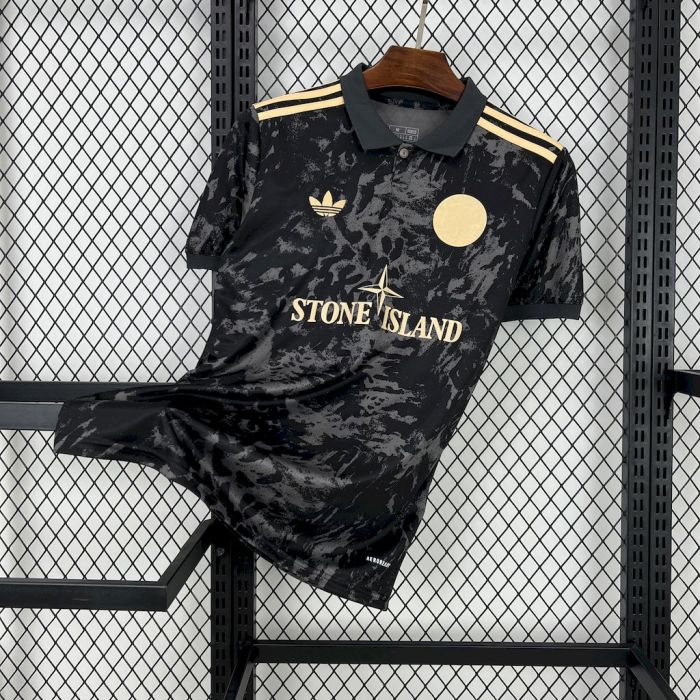 Ajax X Stone Island Special Kit