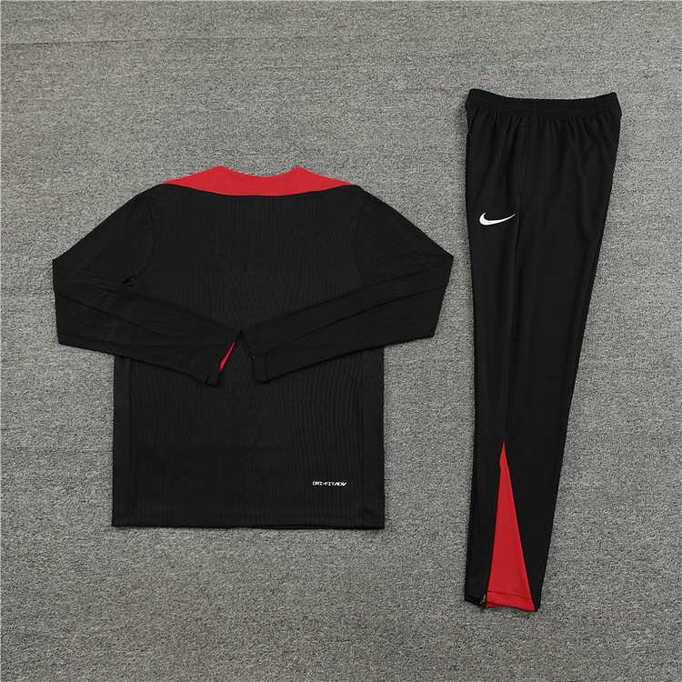 Liverpool 1/4 Zip Tracksuit