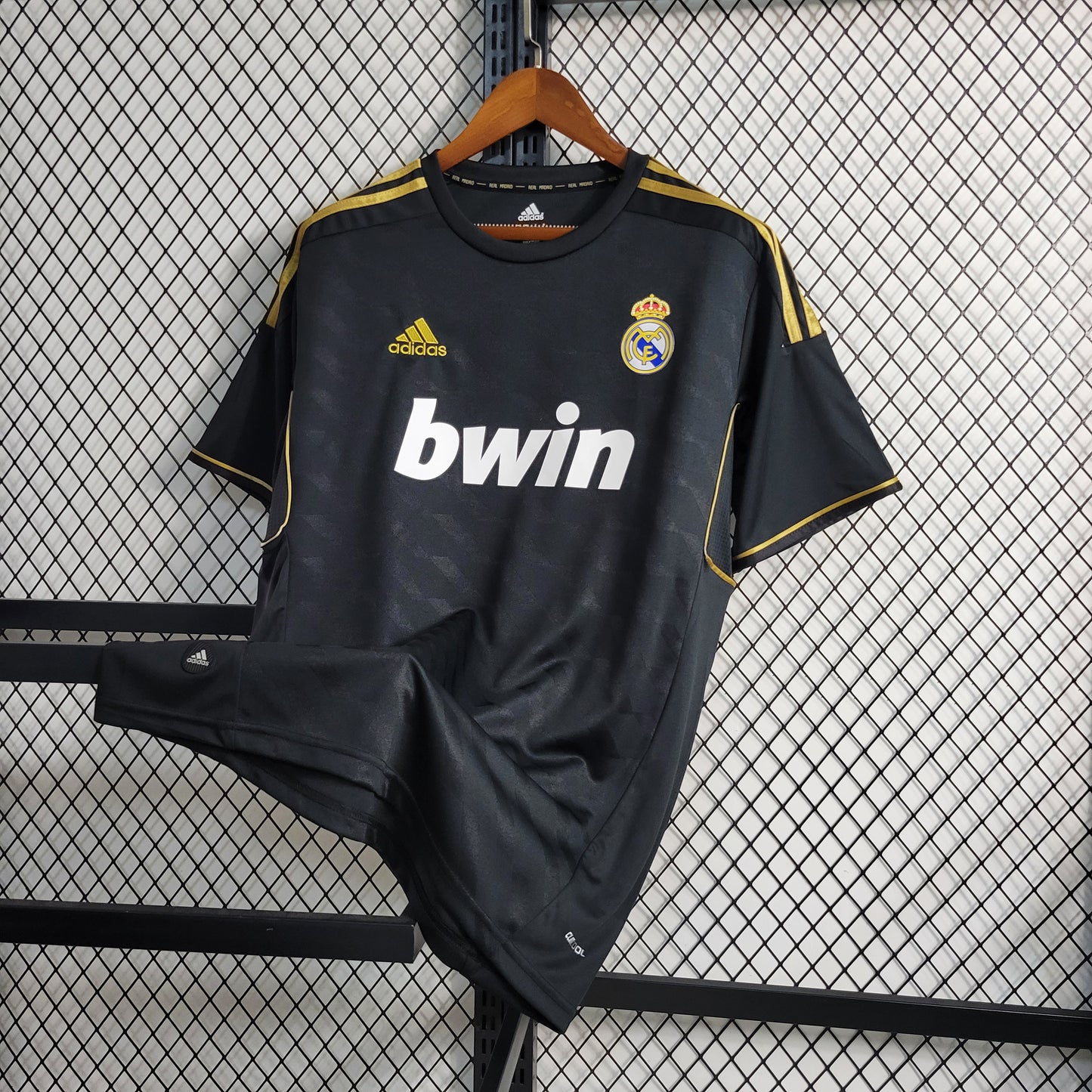 Real Madrid 2011/2012 Away Retro Kit